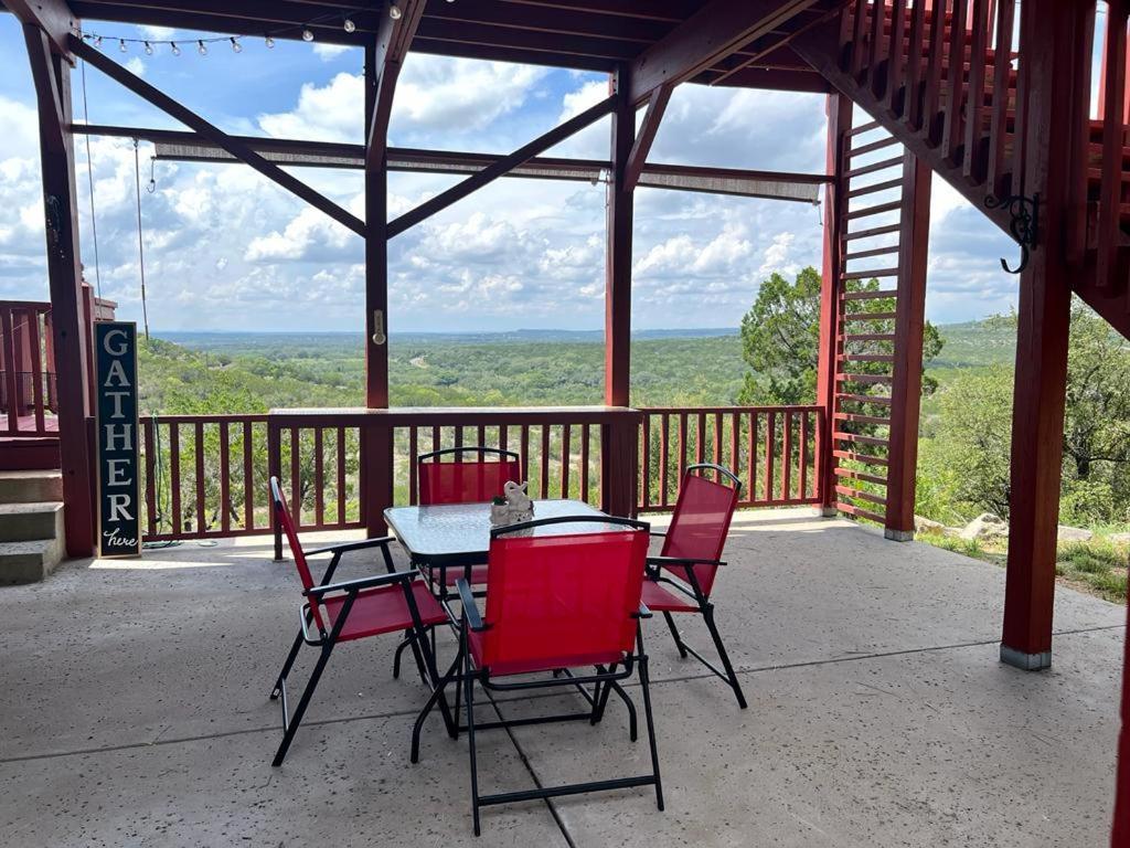 Entire 2Br 2Ba Hilltop View Home Sleeps 7 Pets 4 Acres Jacuzzi Central Ac Kingbeds Free Wifi-Parking Kitchen Washerdryer Starry Terrace Two Sunset Dining Patios Grill Stovetop Oven Fridge Onsitewoodedhiking Wildlife Coveredpatio4Pets & Birds Singing! Marble Falls Ngoại thất bức ảnh