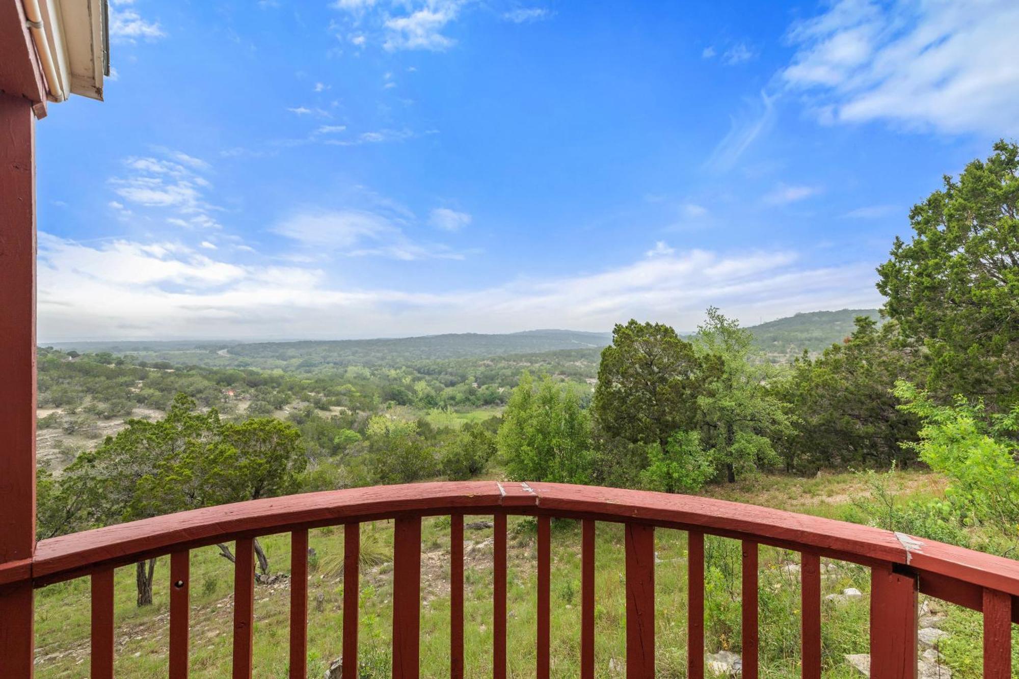 Entire 2Br 2Ba Hilltop View Home Sleeps 7 Pets 4 Acres Jacuzzi Central Ac Kingbeds Free Wifi-Parking Kitchen Washerdryer Starry Terrace Two Sunset Dining Patios Grill Stovetop Oven Fridge Onsitewoodedhiking Wildlife Coveredpatio4Pets & Birds Singing! Marble Falls Ngoại thất bức ảnh